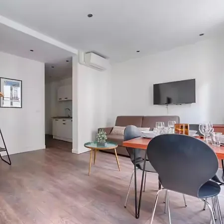 Urbanflat 203 - Beautiful In The Center Of *