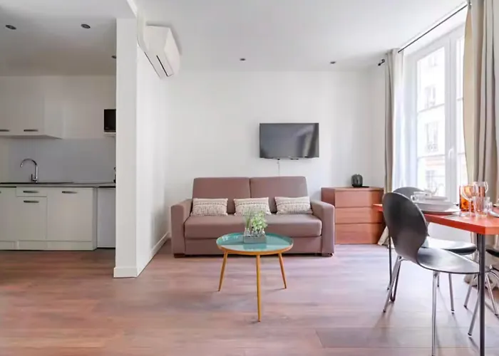 Urbanflat 203 - Beautiful In The Center Of *