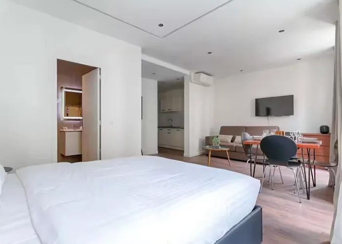 Urbanflat 203 - Beautiful In The Center Of