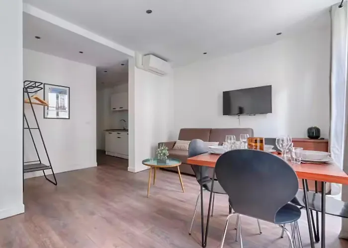 Urbanflat 203 - Beautiful In The Center Of *